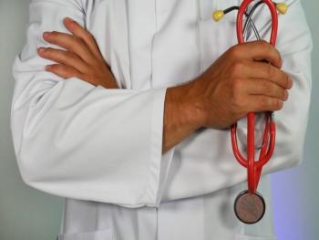 رئيس فرع نقابة الأطباء بدمشق: رفع تسعيرة الأطباء في ملعب وزير الصحة الجديد