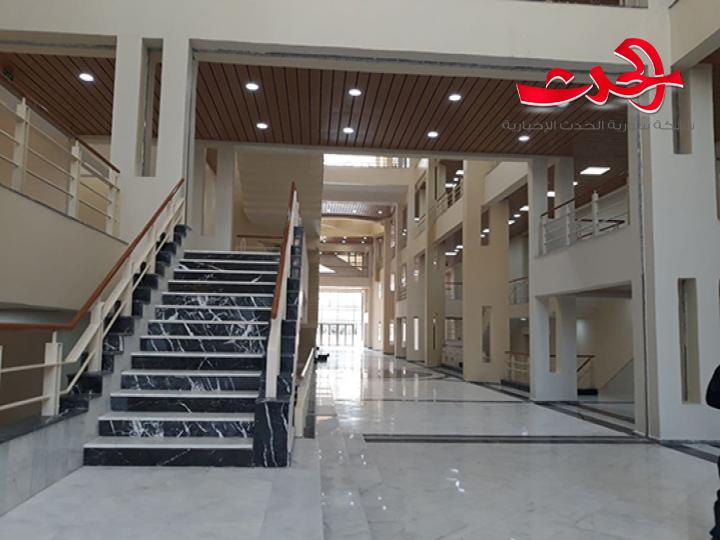 في جامعة دمشق: المهندس عرنوس يفتتح مبنى توسع كلية الآداب والعلوم الإنسانية.