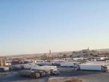  إلى رئيس مجلس الوزراء : من سائقي الشاحنات المحملة بالعفش في مركز نصيب الحدودي (فيديو) 