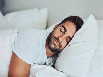 دراسة جديدة : النوم فوق الحاجة مضر بالصحة.