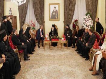 الرئيس الأسد يهنئ أبناء الطوائف المسيحية بعيد الميلاد المجيد