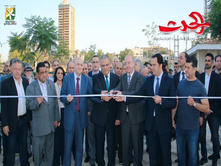 وزيران ومحافظة يفتتحان معرض الزهور الدولي في حديقة تشرين بدمشق