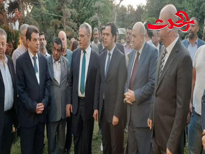 وزيران ومحافظة يفتتحان معرض الزهور الدولي في حديقة تشرين بدمشق