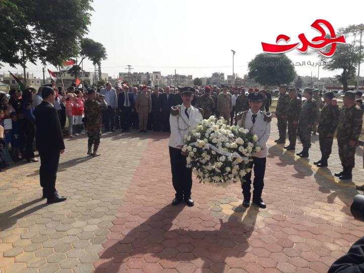 في ذكرى عيد الشهداء زيارات رسمية لأضرحة الشهداء و المشفى العسكري في حمص