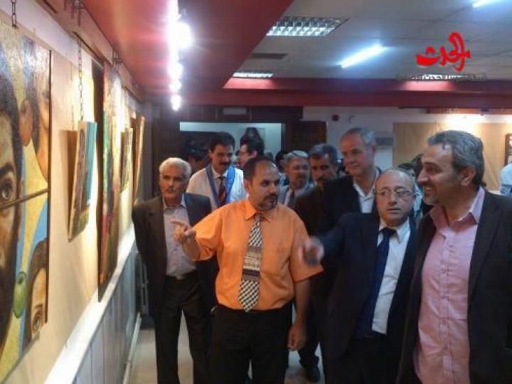 حالات معرض فني للفنان التشكيلي رزق الله حلاق في ثقافي حمص