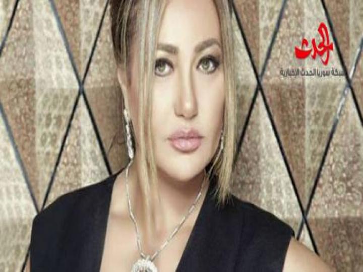 بالصورة شاهد ليلى علوي مع ابنها