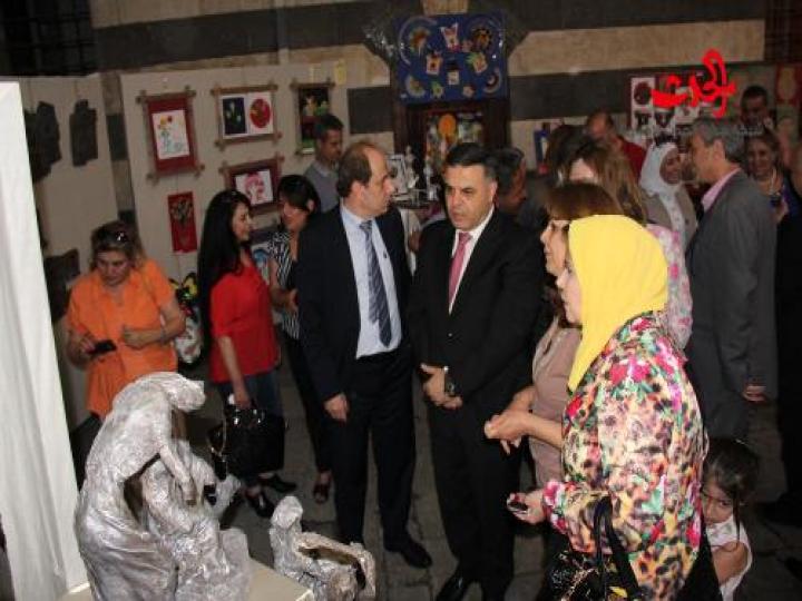 وزير التربية يفتتح المعرض المركزي للفنون الجميلة