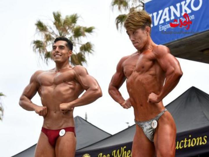 بالصور ..كمال الأجسام على شاطئ كاليفورنيا 