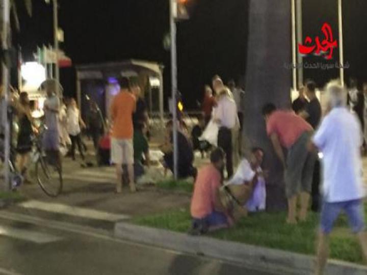 بالفيديو.. حافلة تدهس حشدا يحتفل بالعيد الوطني الفرنسي في نيس