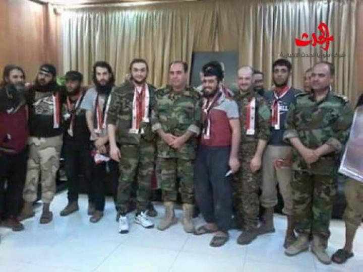 بالأسماء 15 جندياً سورياً تمكنوا من الهروب من أحد سجون جبهة النصرة في درعا