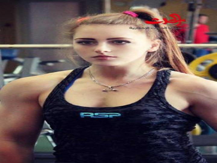 بالصور...صاحبة وجه طفولي..تملك جسد مخيف