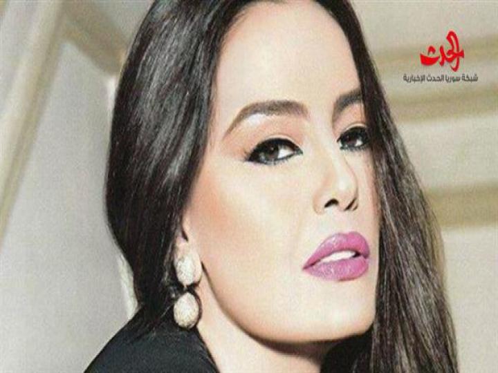 الفنانة &quot;شريهان&quot; بالحجاب تسرق الأنظار