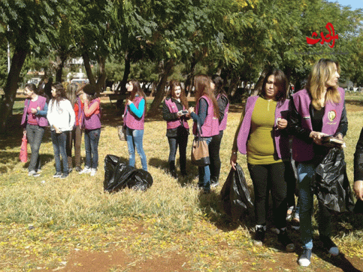 يوم بيئي وحملة نظافة في حديقة المهاجرين بحمص