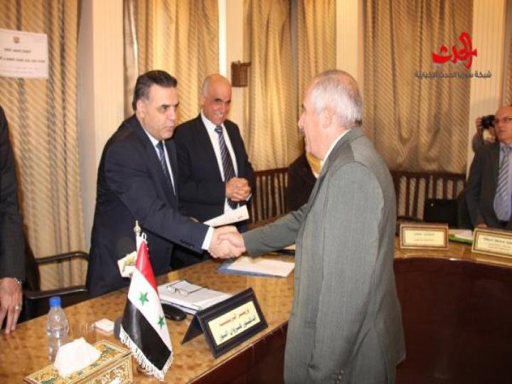 أهمية التقنيات الحديثة والوسائل التعليمية ودورها في تطبيق وتنفيذ المناهج الدراسية