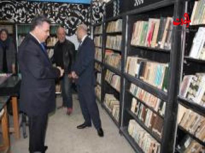 هزوان الوز وزير التربية يتفقد المكتبة التربوية بدمشق   