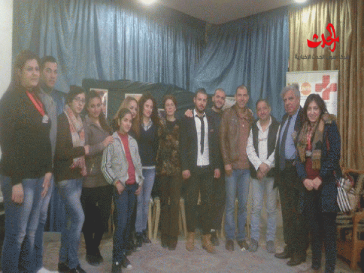 مسرحية جوليا للمخرج نزار جنيدي : لا للزواج المبكر والعادات البالية 