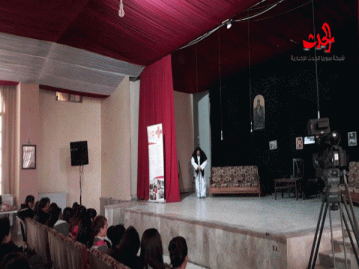 مسرحية جوليا للمخرج نزار جنيدي : لا للزواج المبكر والعادات البالية 