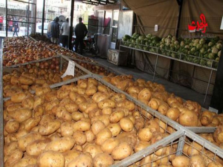 الوزير الغربي  يفتتح أول صالات السورية للتجارة بجرمانا ..صور