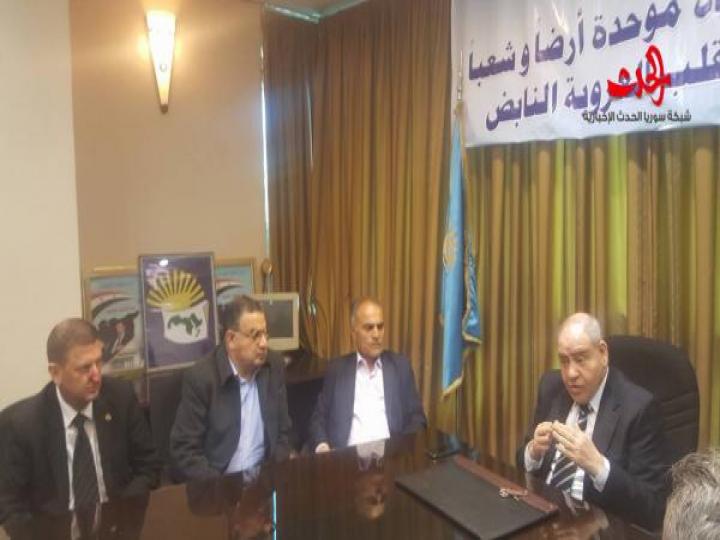 الأمين العام لحزب العهد الوطني يجتمع مع قيادات الحزب وبإعضاء المنظمة الشبابية     