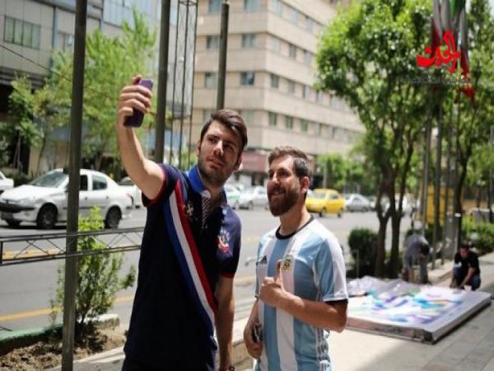 بالصور...ميسي في شوارع طهران!