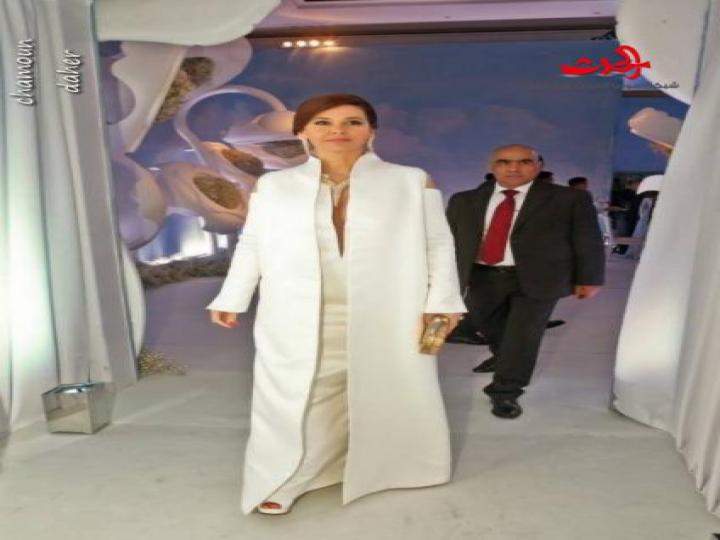 ستريدا جعجع إطلالة جريئة بفستان مكشوف الصدر!