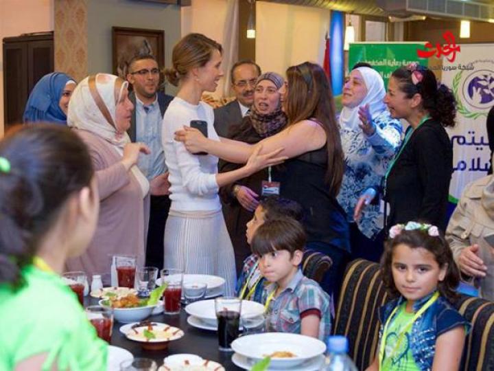 السيدة الأسد تحيي ليلة القدر بـ &quot;لمة خير&quot; في حمص 