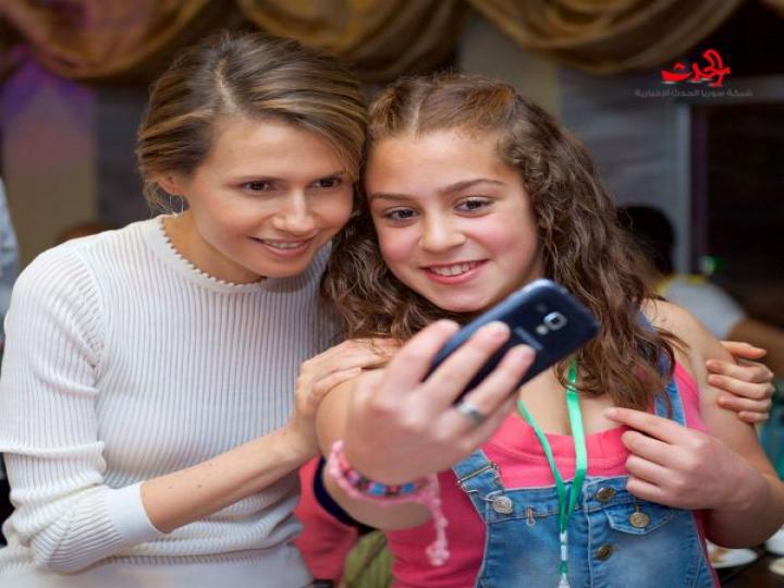 السيدة الأسد تحيي ليلة القدر بـ &quot;لمة خير&quot; في حمص 