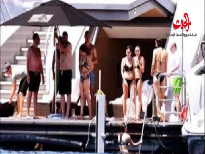 أميرات وأمراء سعوديون بملابس البحر على يخت ثمنه 160 مليون دولار