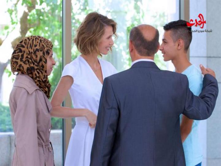 السيدة أسماءالأسد تستقبل التلاميذ الأوائل في شهادة التعليم الأساسي برفقة عائلاتهم