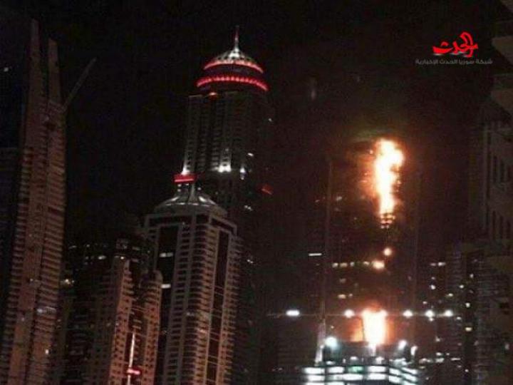 فيديو مرعب: للمرة الثانية خلال عامين.. حريق ضخم بـ&#39;برج الشعلة&#39; بدبي