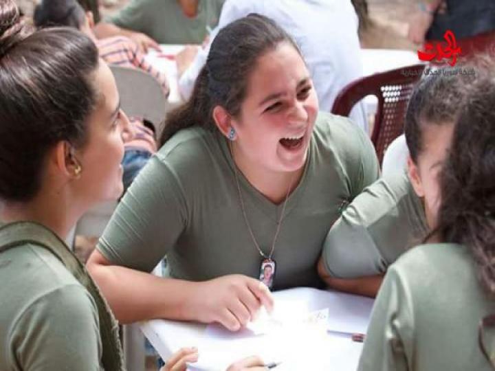 السيدة أسماء الأسد في زيارة لمخيم في صلنفة وشاركت أبناء وبنات الشهداء يومهم.. 