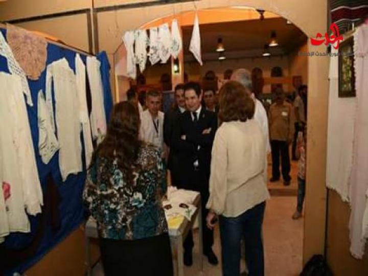 وزيرالسياحة يطلع على مشاركة المرأة الريفية في معرض دمشق الدولي 