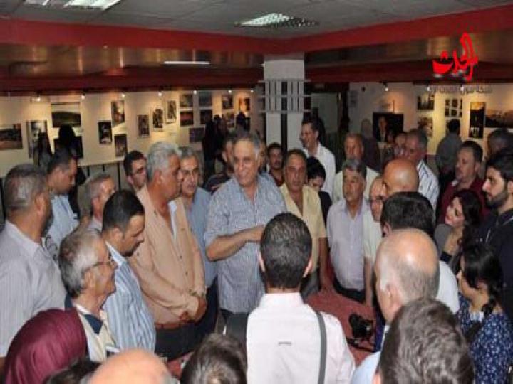               معرض الصورة بتحكي في المركز الثقافي العربي في حمص 