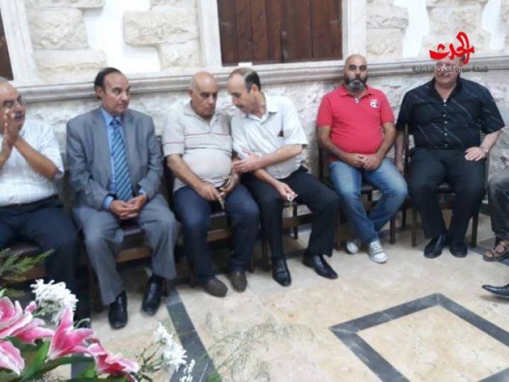 فرع حماه لحزب العهد الوطني  بتقديم التعازي 