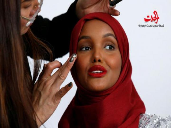 أول عارضة أزياء عالمية محجبة بطلة مجلة فوغ