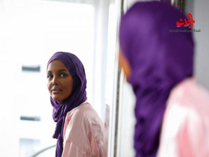 أول عارضة أزياء عالمية محجبة بطلة مجلة فوغ