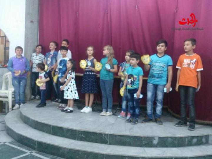 الجالية الروسية في حمص تحتفل بعيد المعلم وعيد المعرفة الروسي 