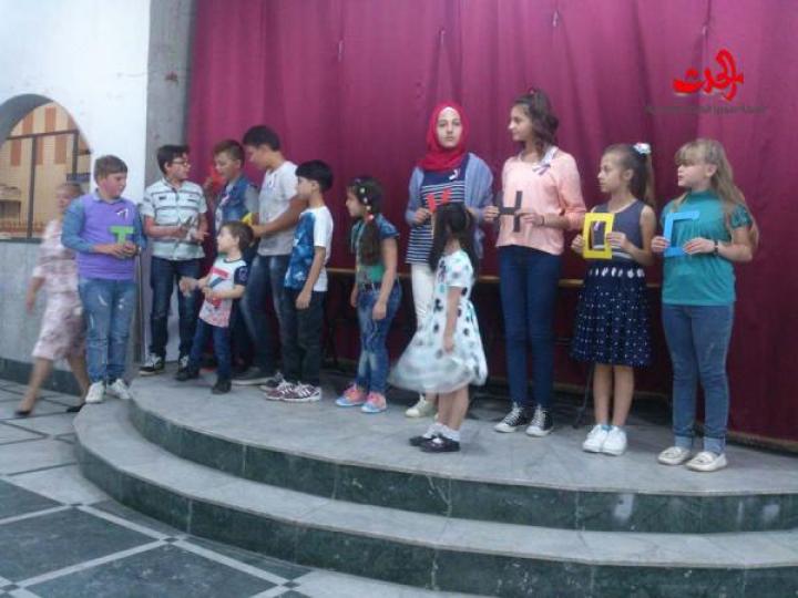 الجالية الروسية في حمص تحتفل بعيد المعلم وعيد المعرفة الروسي 