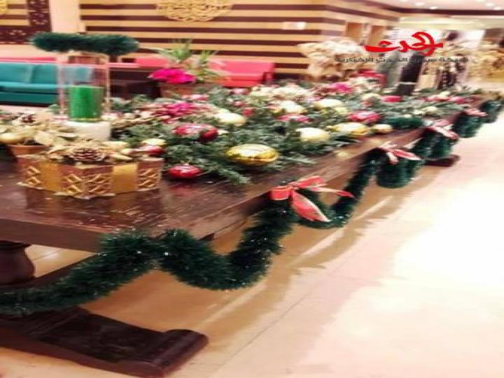 إضاءة شجرة الميلاد بمنتجع أفاميا السياحي على أمل أن يعم السلام والمحبة كافة أرجاء سورية