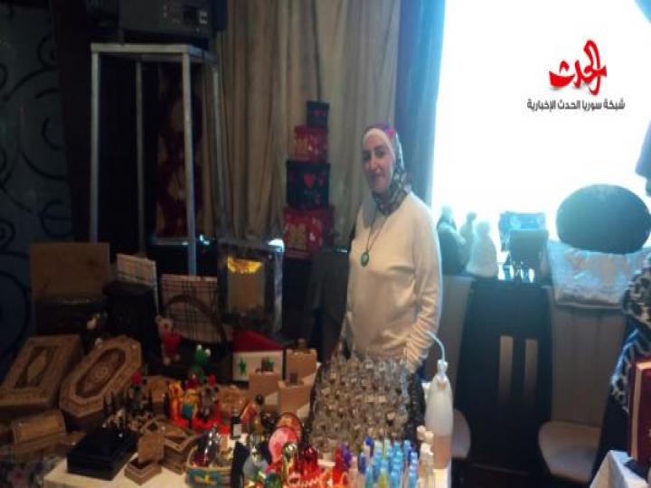 بإيدي سيدات سورية... بازار بمناسبة أعياد الميلاد في فندق القيصر بدمشق
