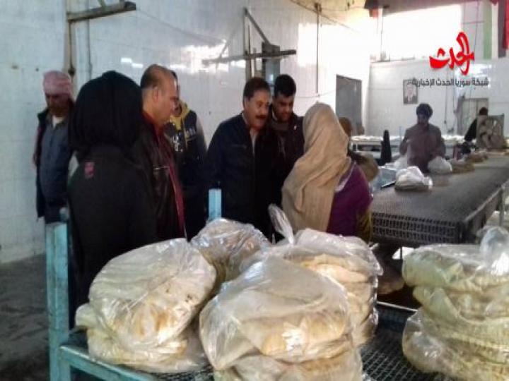 محافظ الحسكةاللواء جايز الموسى في زيارة تفقديةفي الافران ومراكز توزيع الماوزت