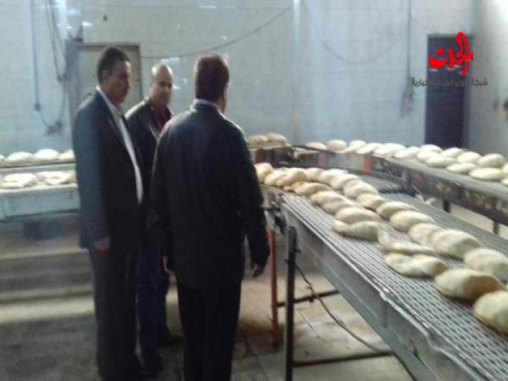 محافظ الحسكةاللواء جايز الموسى في زيارة تفقديةفي الافران ومراكز توزيع الماوزت