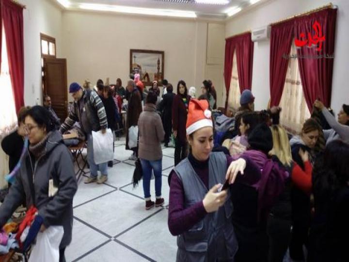 حملة دفا من قلوبنا توزع هدايا العيد في حمص 