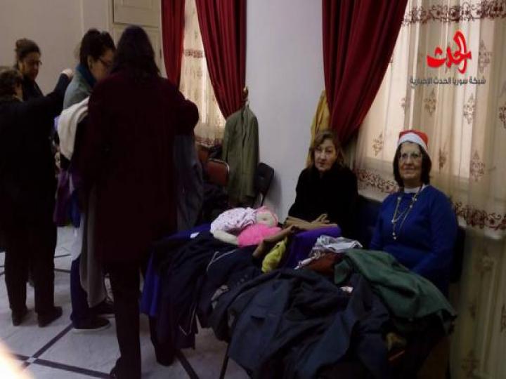 حملة دفا من قلوبنا توزع هدايا العيد في حمص 