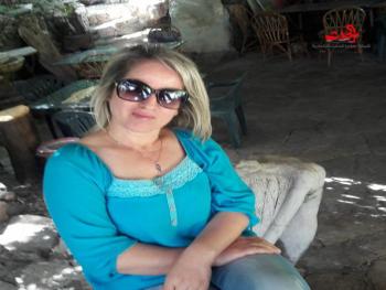 ادفنوني بشعري ... الشاعرة سميا صالح