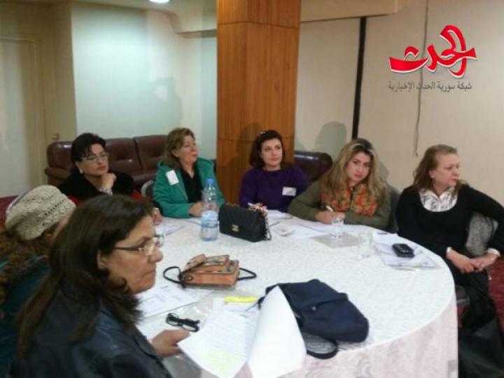             تعزيز دور المرأة السورية ورشة عمل في سفير حمص 