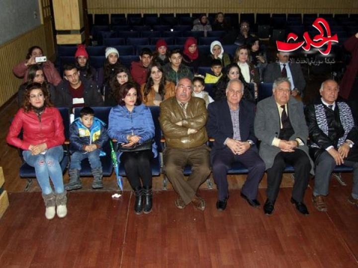 عبير منون توقع مجموعتها القصصية بعنوان غفران في ثقافي حمص