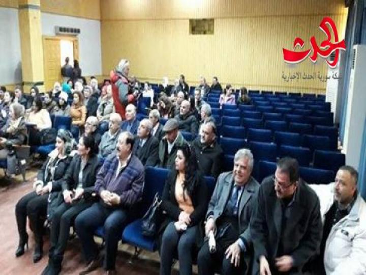                               كنايسي يوقع ديوانه بعنوان ديوك الغريب في ثقافي حمص 