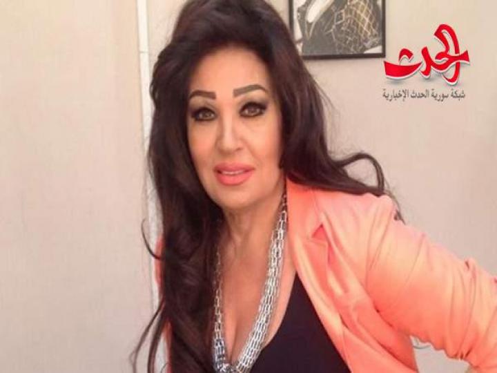 فيفي عبده تعود لموضة البنطلون &quot;اللاميه&quot; !