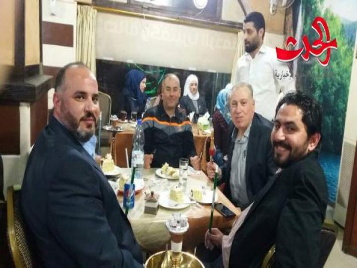 تقديراً لدورهم التربوي ثانوية البرماوي تكرم معلميها بحفل عشاء 